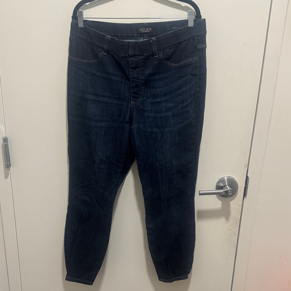 Judy Blue Dark Wash pull on  Jeans 26 inch inseam faux front pockets